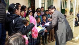 Thăm và tặng quá các cháu học sinh có hoàn cảnh khó khăn tại Trường tiểu học San Sả Hồ I – Huyện Sapa